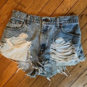 Mid Rise Distressed Levi’s Shorts